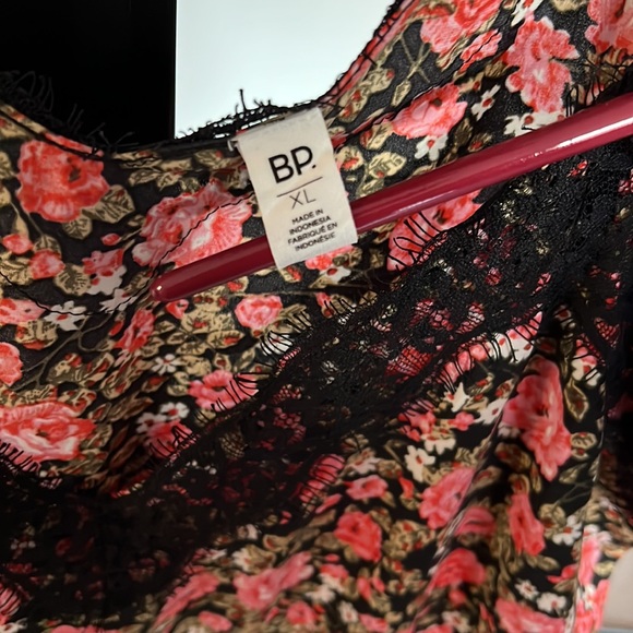 Flirty Tank - Picture 5 of 6